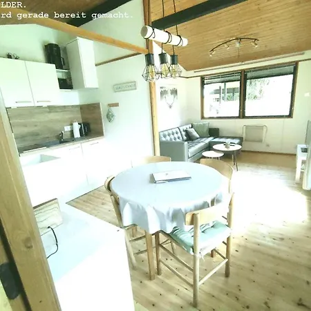 Wald-chalet-nr-2 *
