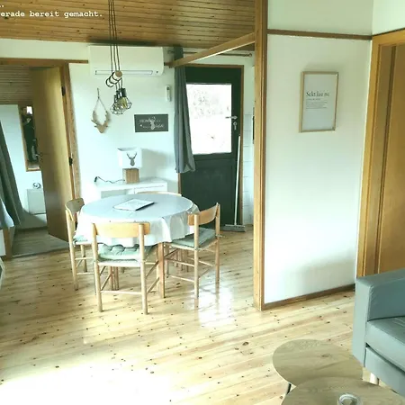 Wald-chalet-nr-2 *